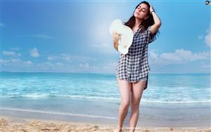 Popular television actress, Shraddha Arya in shorts and shirt